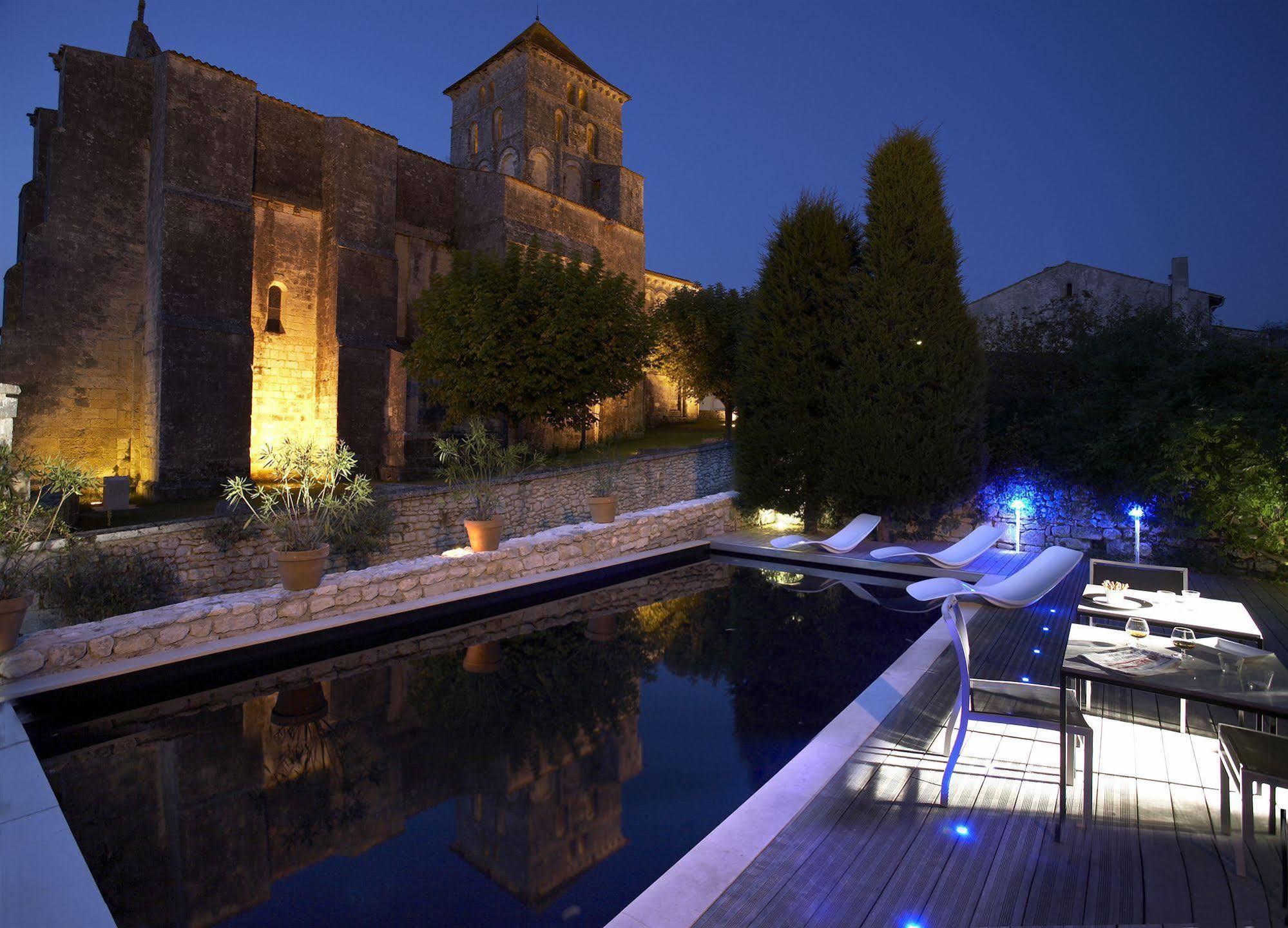 Design Hotel Des Francs Garcons Saint-Sauvant  Exterior photo