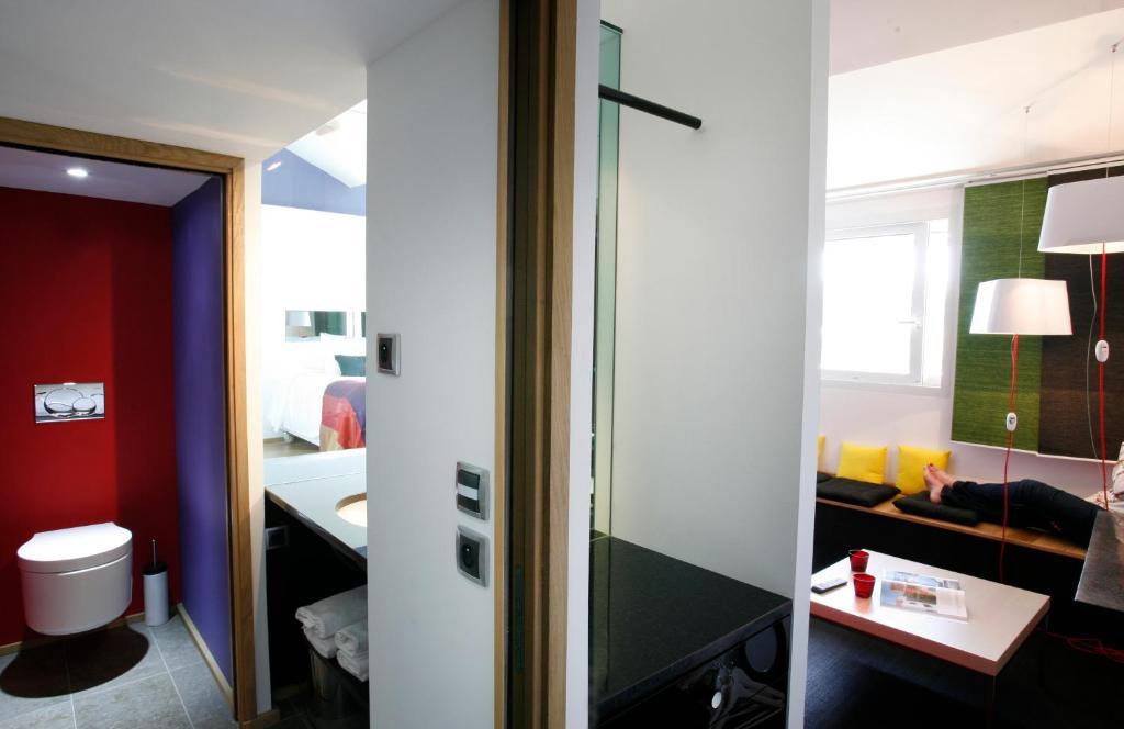Design Hotel Des Francs Garcons Saint-Sauvant  Exterior photo